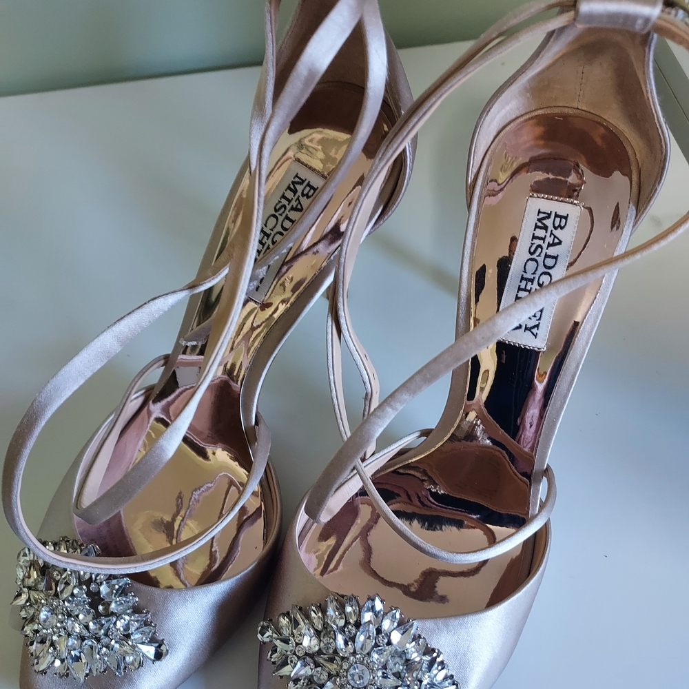 Badgley Mischka Women's Satin Heels - Pink